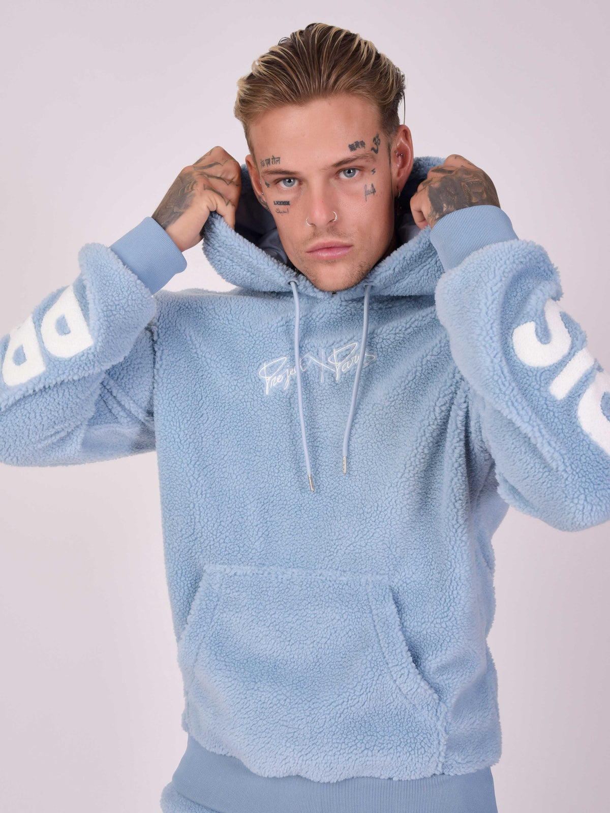 Sweat à Capuche style "pilou pilou"
