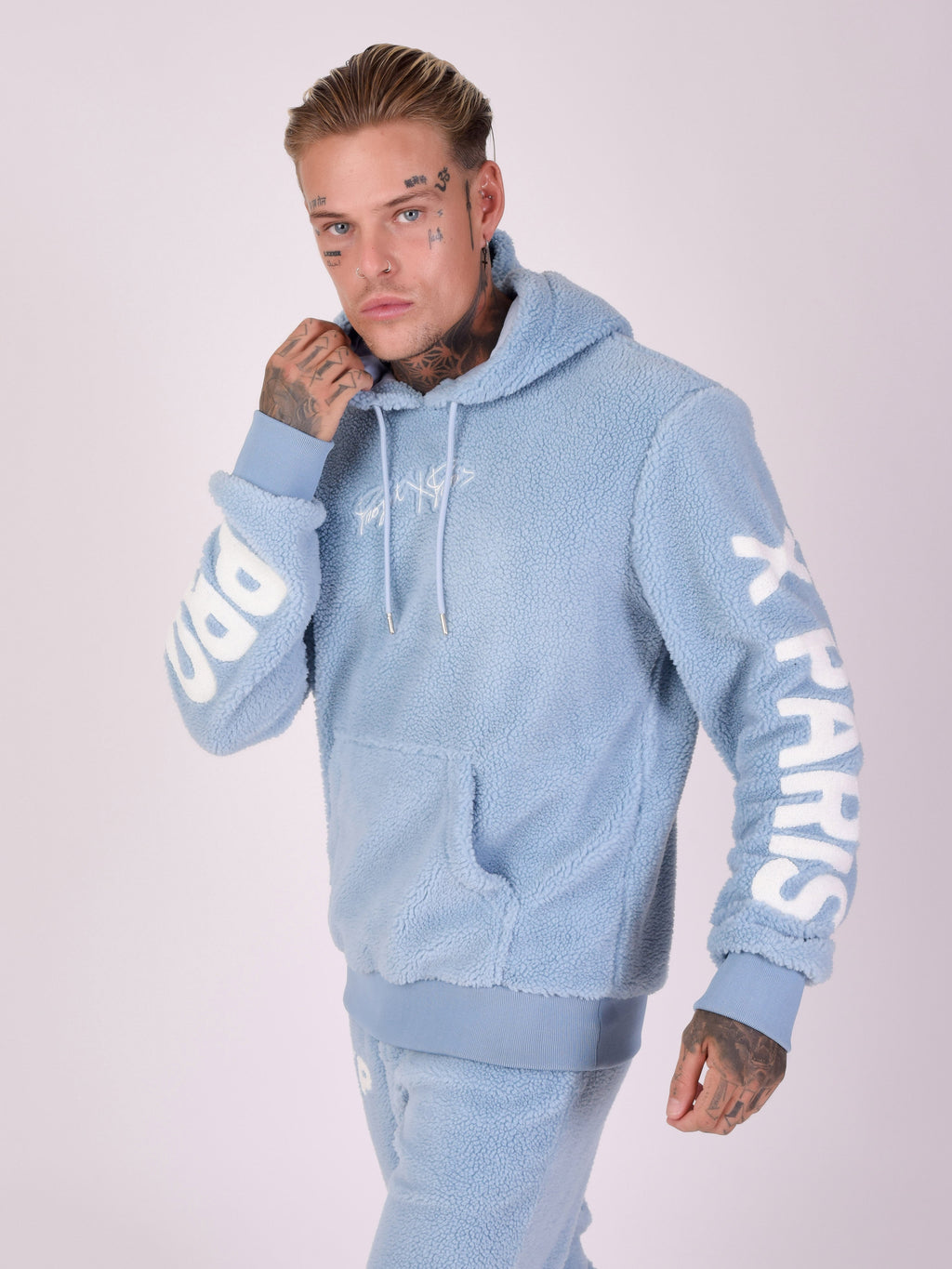 Sweat à Capuche style "pilou pilou"