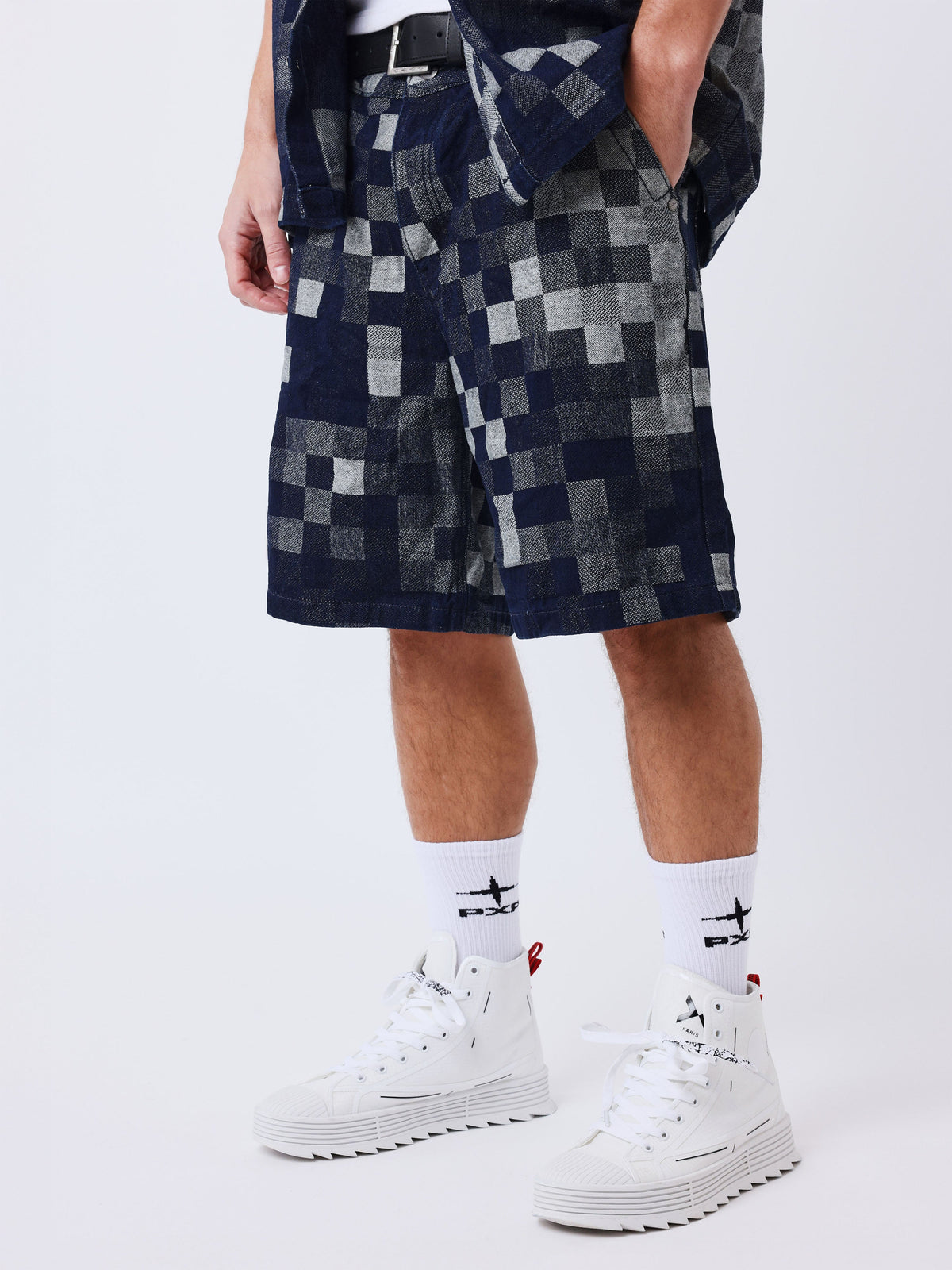Short pixel