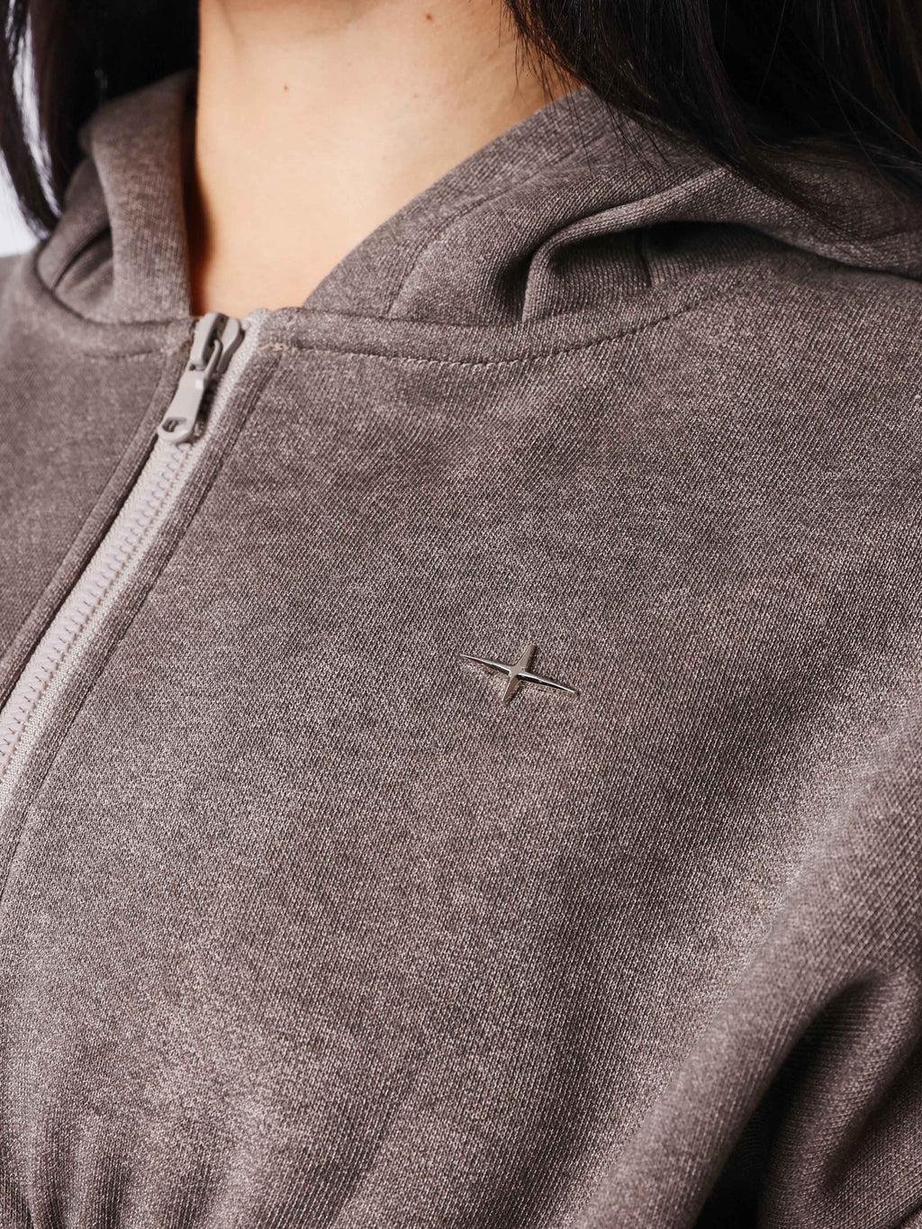 Sweat zippé courte à capuche Illusion