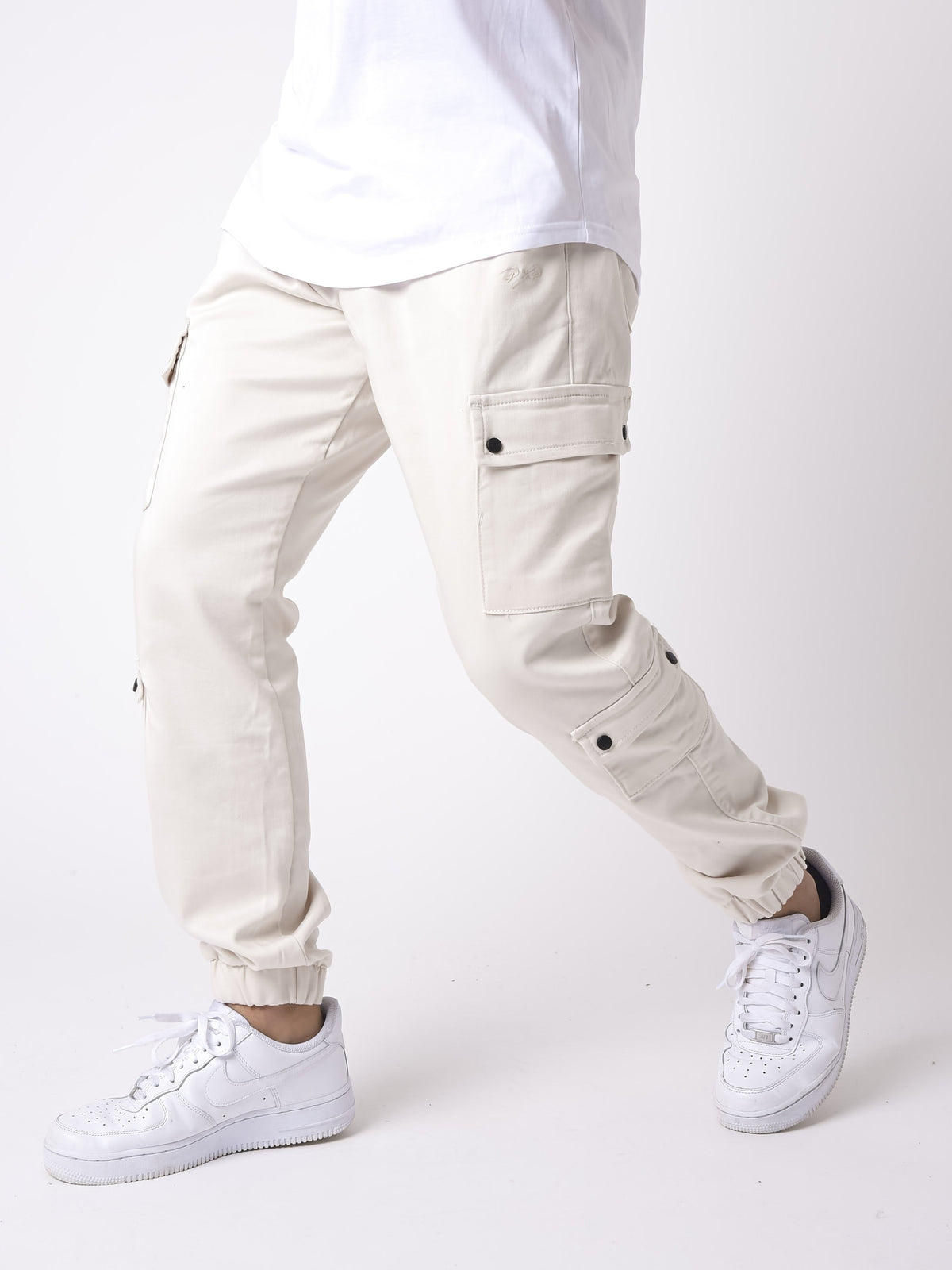 Cargo multi-poches avec serrage élastique