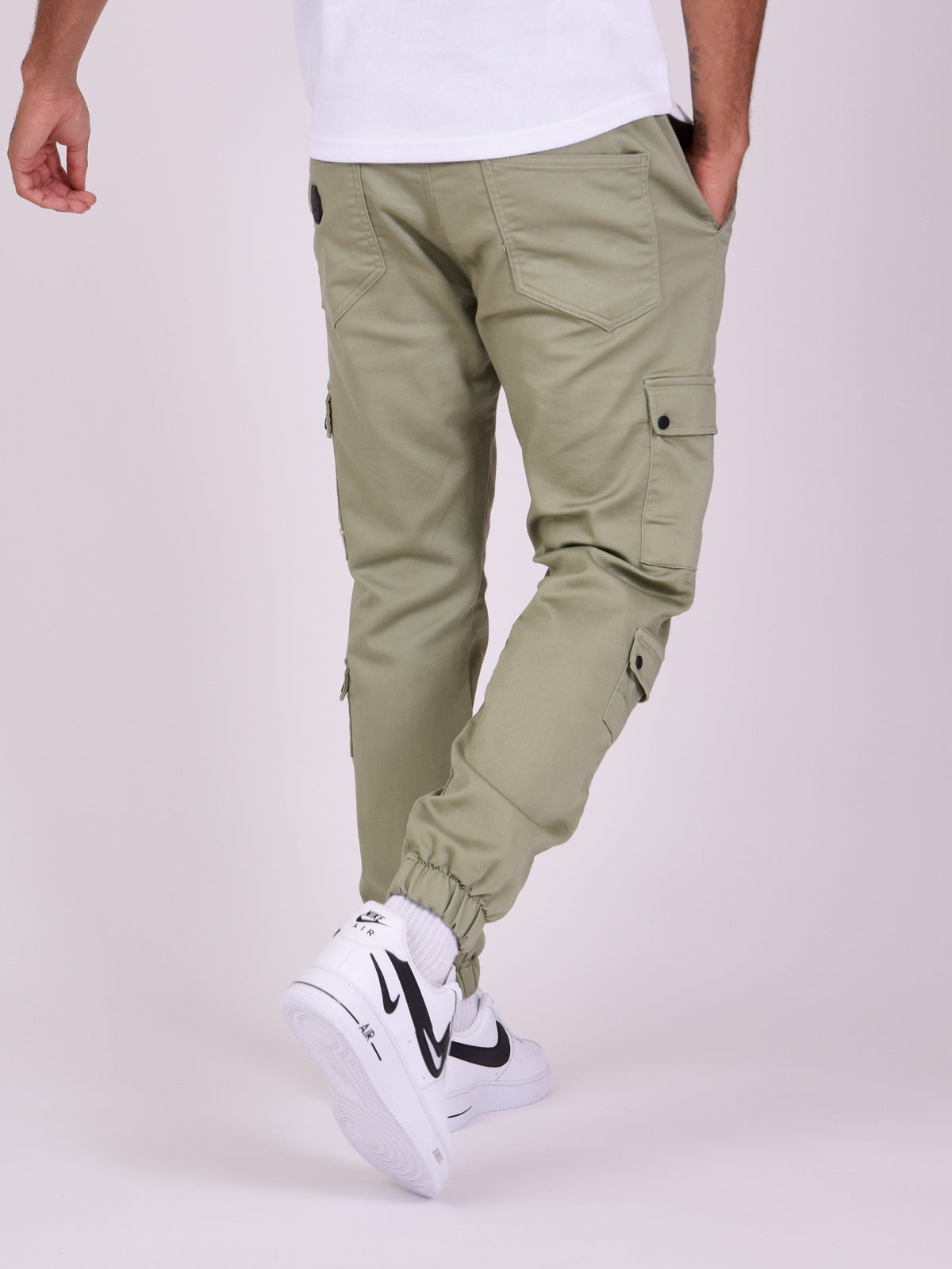 Cargo multi-poches avec serrage élastique
