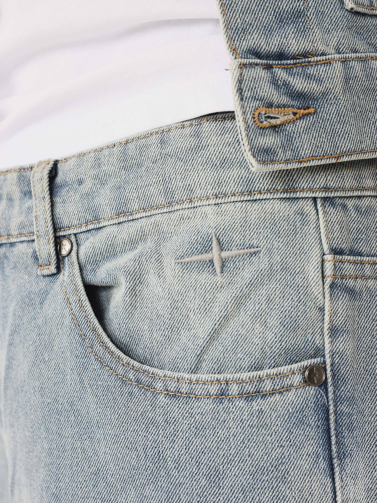 Jeans ample à détails charpentier