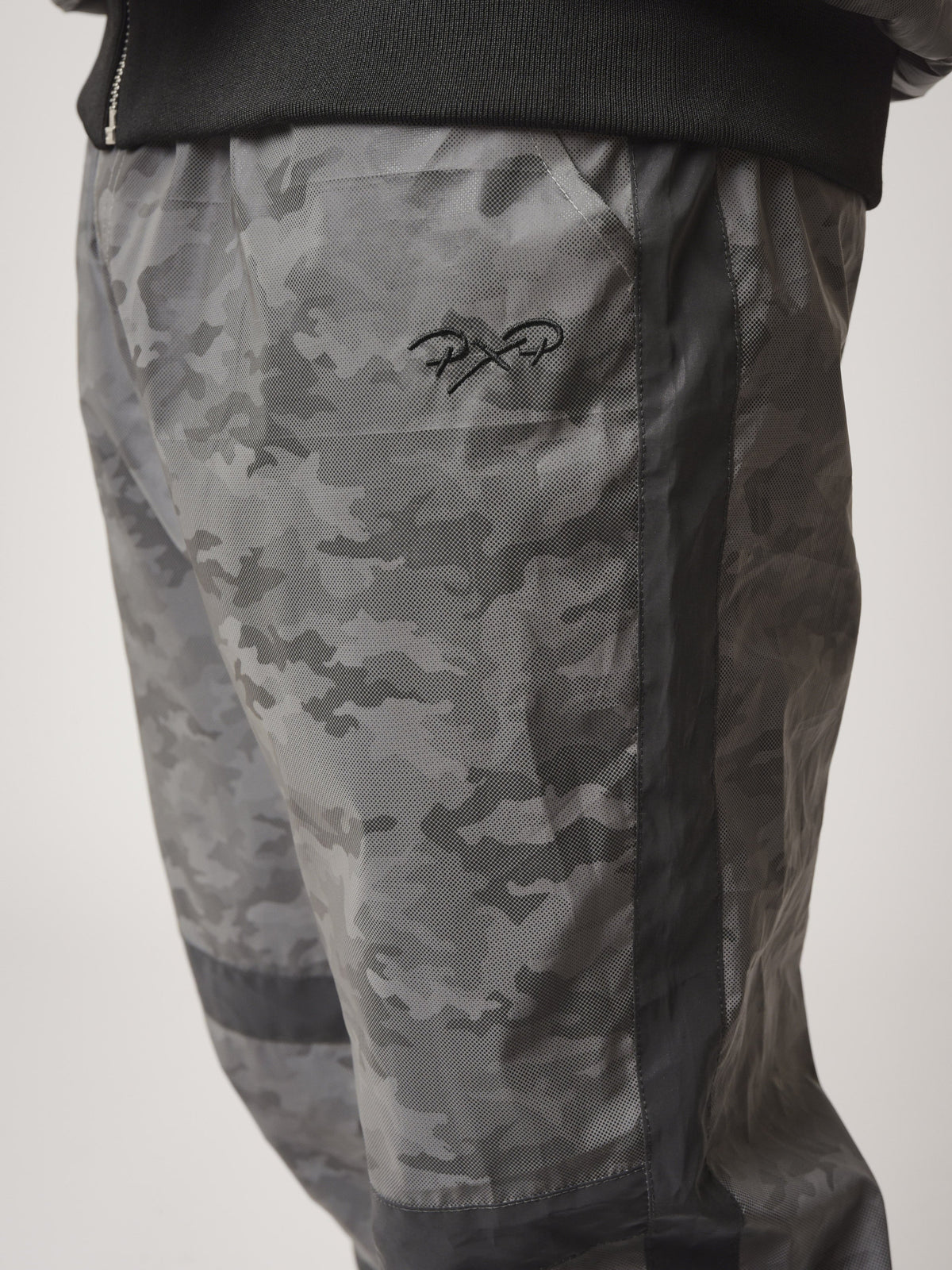 Pantalon de jogging réfléchissante motif camouflage