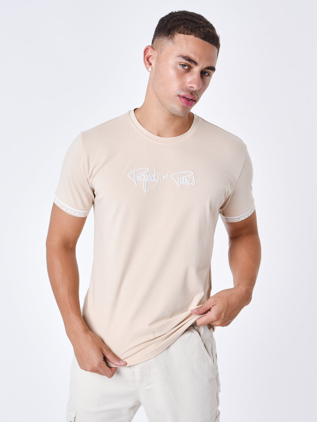 T-shirt logo brodé en relief