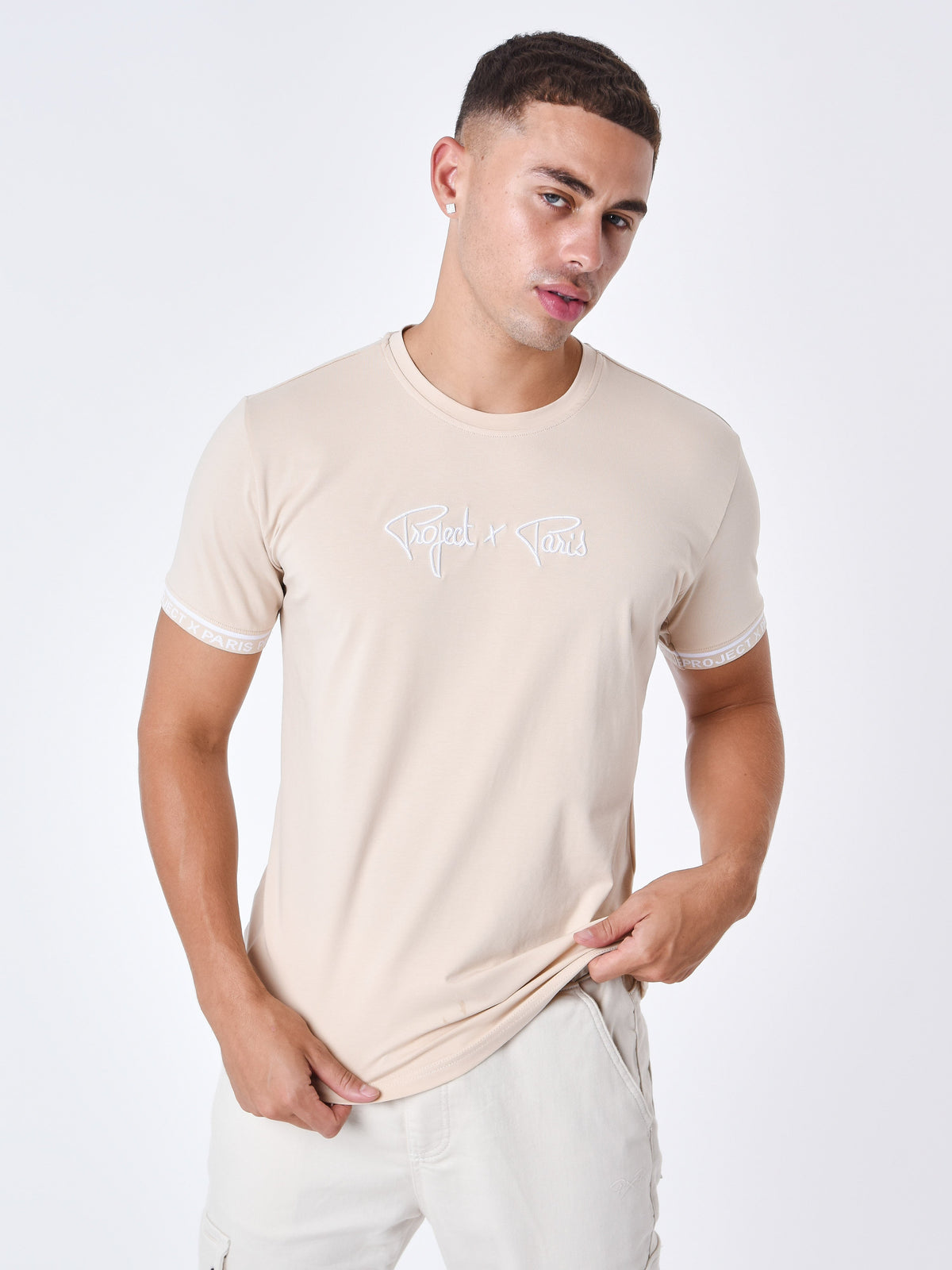 T-shirt logo brodé en relief