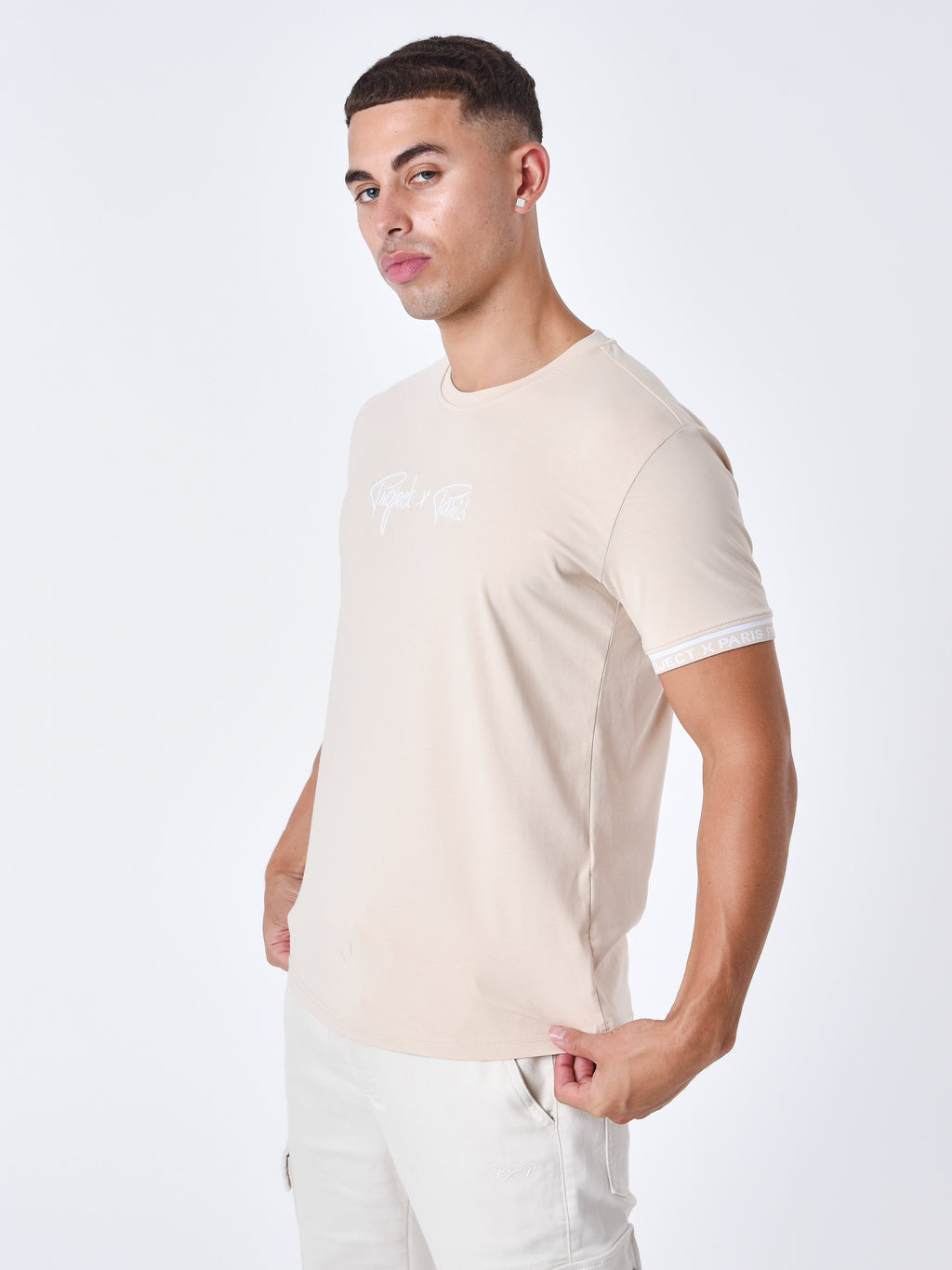 T-shirt logo brodé en relief