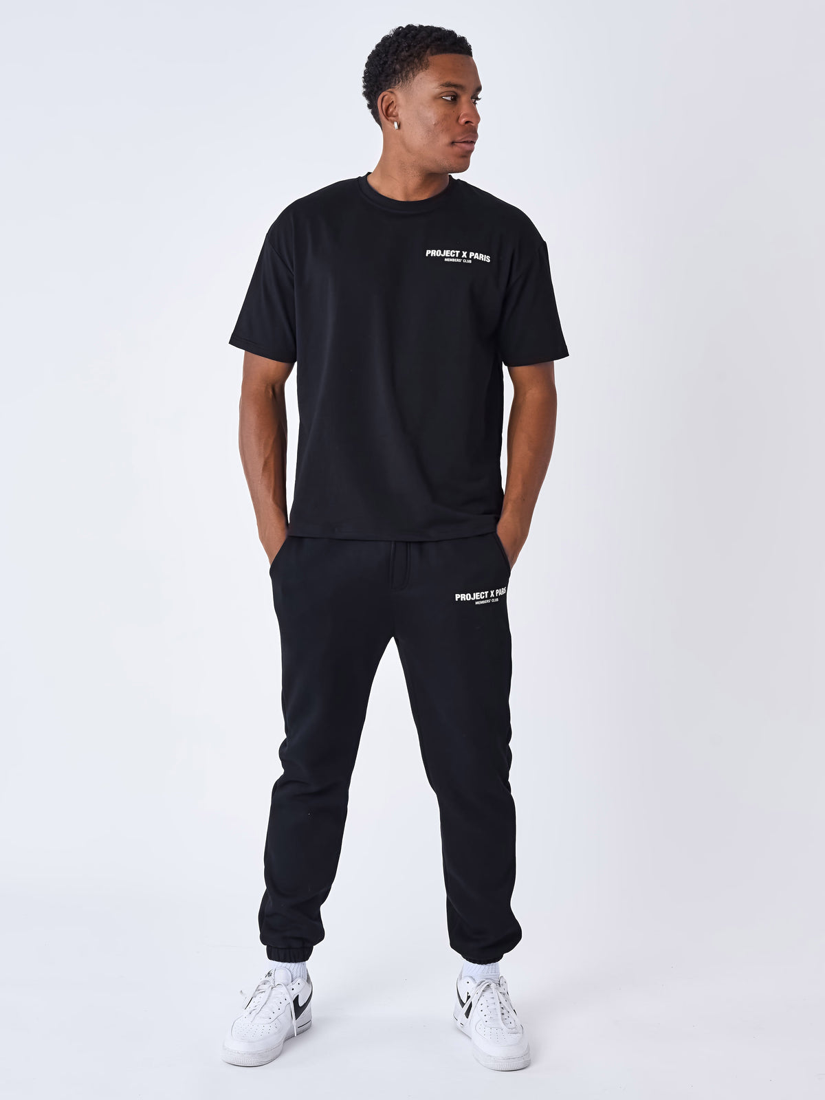 T-shirt members' club