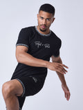 T-shirt logo brodé en relief