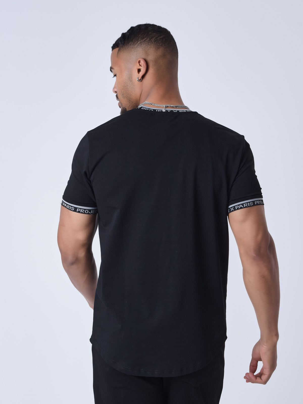 T-shirt logo brodé en relief