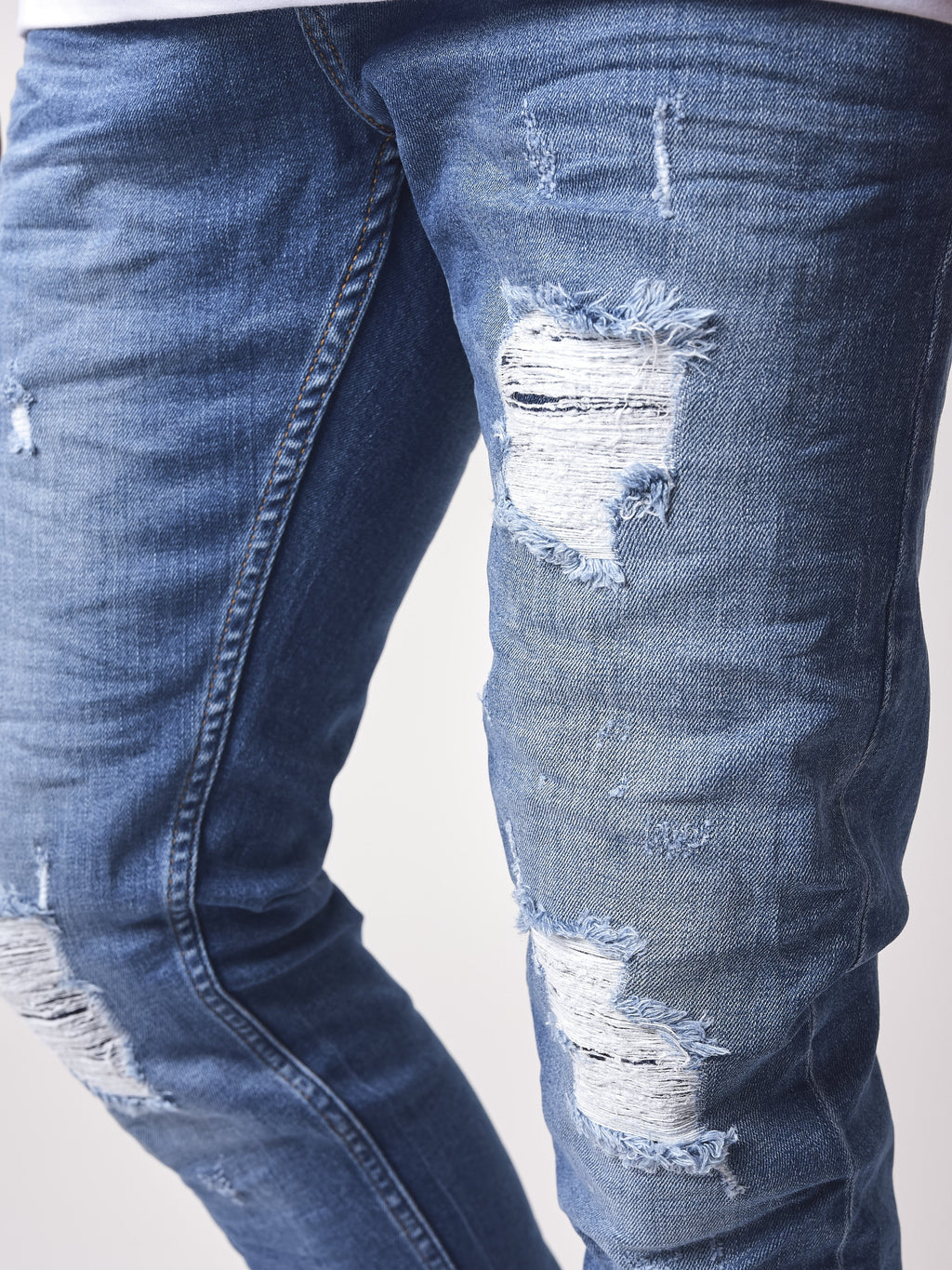 Jean slim basic bleu avec trous